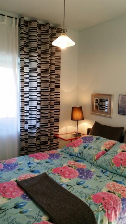 Orange Cube Apartment Rijeka Oda fotoğraf